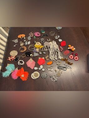 57 pairs of Mixed Color Women's Fashion Earring Set